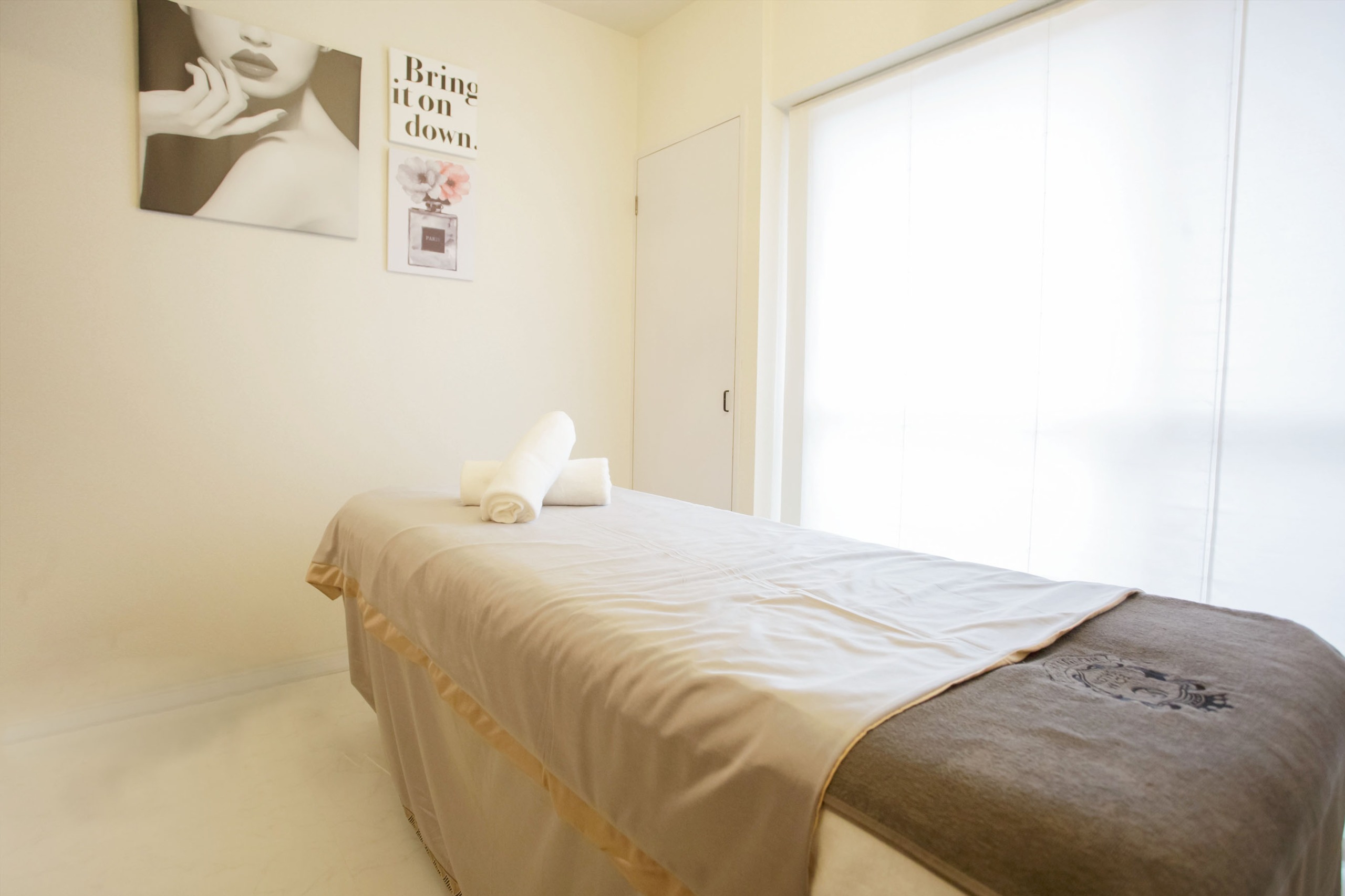 全身やVIOの脱毛、フェイシャルメニューでお肌をきれいへと導く町田市の「ECXIA salon」